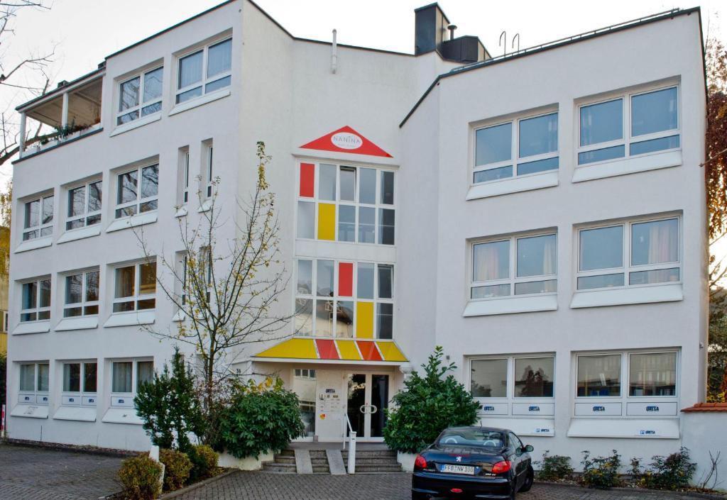 Hostel Nanina Gröbenzell Eksteriør billede